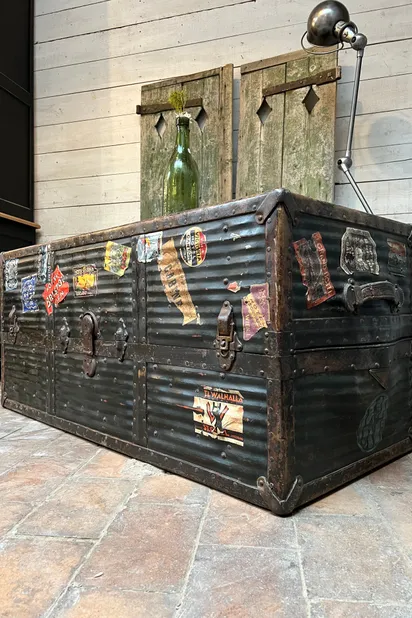Grande Malle De Voyage Ancienne – Début 1900 – Au Bon Marché – Bois Et Acier