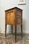 Ancien meuble d’appoint en sapin brut