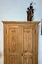 Ancienne armoire en sapin brut