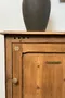 Ancien meuble d’appoint en sapin brut