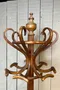 Ancien porte-manteau perroquet Thonet