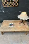 Ancienne table basse en chêne brut