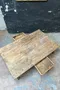 Ancienne table basse en chêne brut
