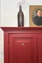 Ancienne armoire d’atelier bordeaux