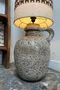 Grande lampe de sol vintage – grès et laine (années 70)