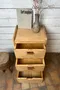 Petit meuble d’appoint en sapin