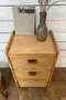 Petit meuble d’appoint en sapin