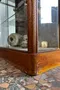 Ancienne vitrine de magasin en hêtre – Années 50