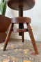 Tabouret d’atelier à vis en hêtre – début XXe siècle