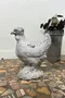 Poule décorative en béton – années 80