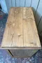 Ancienne commode en sapin