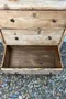 Ancienne commode en sapin 