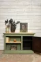 Petit meuble peint en vert 