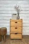 Petit meuble d’appoint en sapin