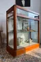 Ancienne vitrine de magasin en hêtre – Années 50