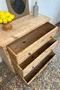 Ancienne commode en sapin 