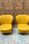 Paire de fauteuils cocktails jaunes 1950