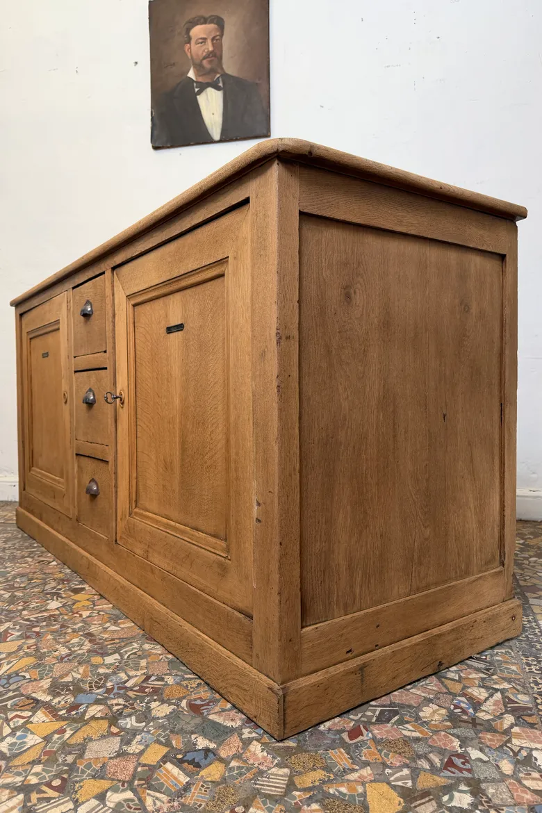 Ancien buffet en chêne – Début XXe siècle