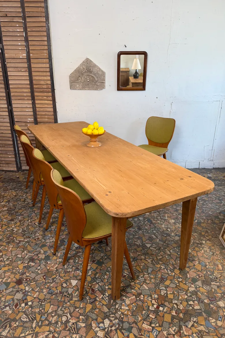 Longue table en sapin