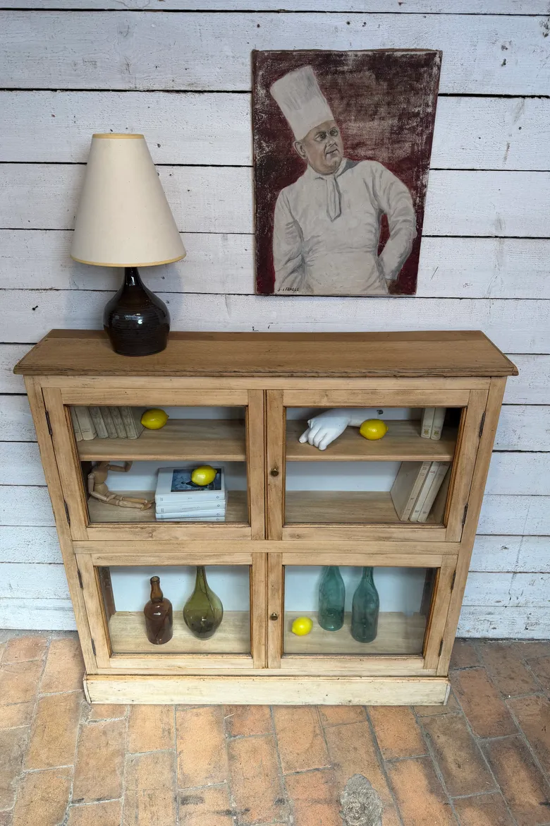 Petite vitrine 4 portes