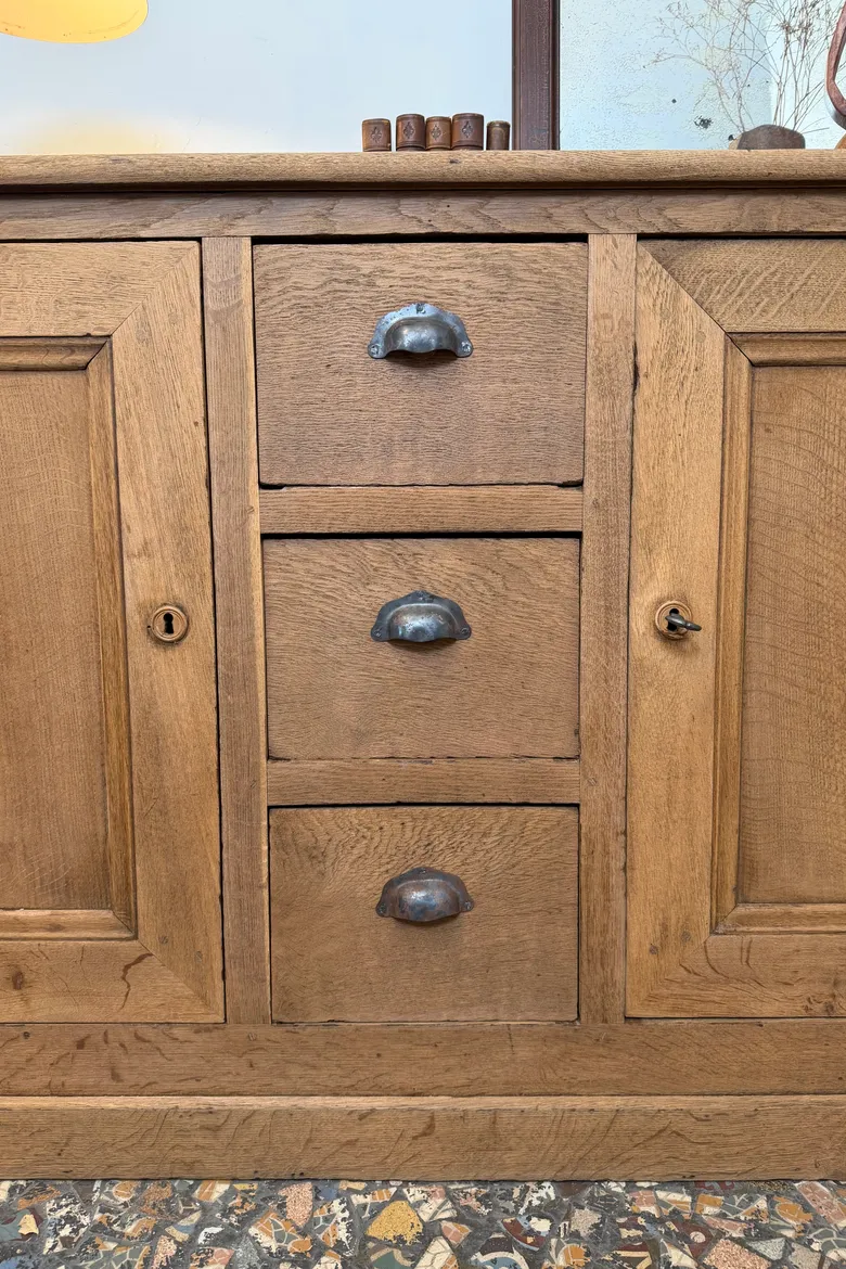 Ancien buffet en chêne – Début XXe siècle