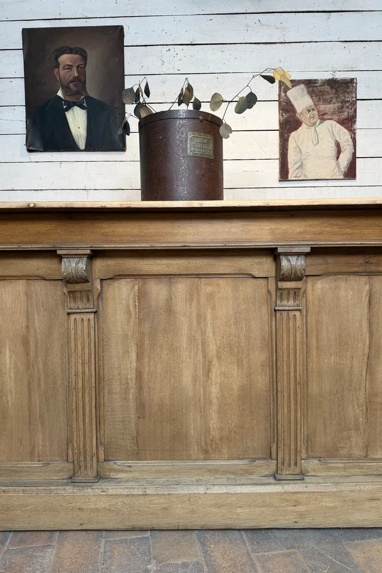 Ancien comptoir en chêne – début XXe