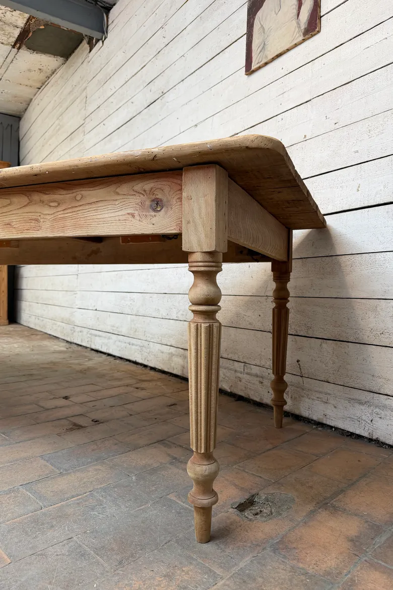 Ancienne table en sapin