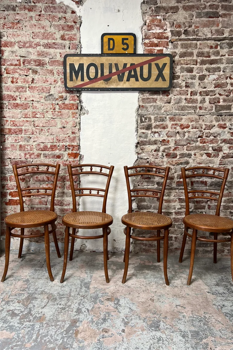 4 chaises de bistrot Thonet