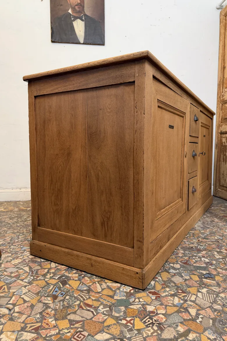Ancien buffet en chêne – Début XXe siècle