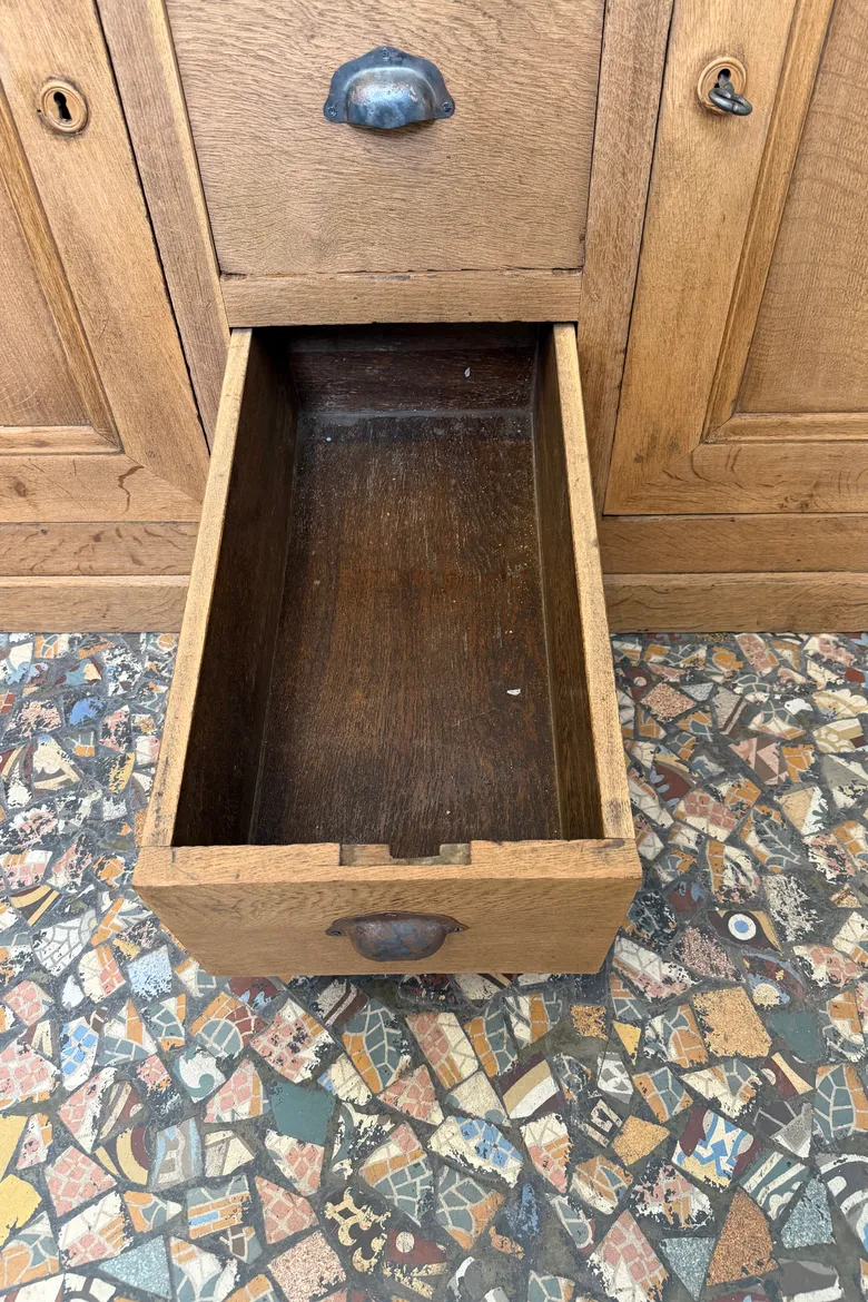 Ancien buffet en chêne – Début XXe siècle
