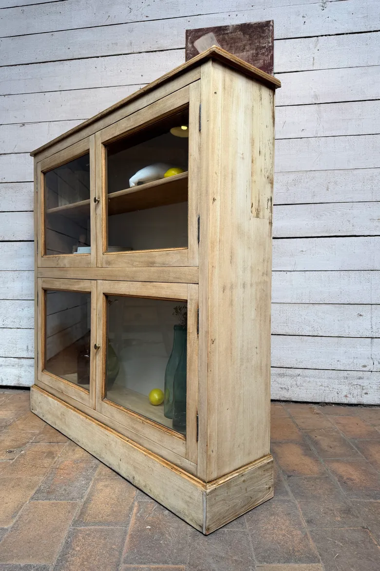 Petite vitrine 4 portes