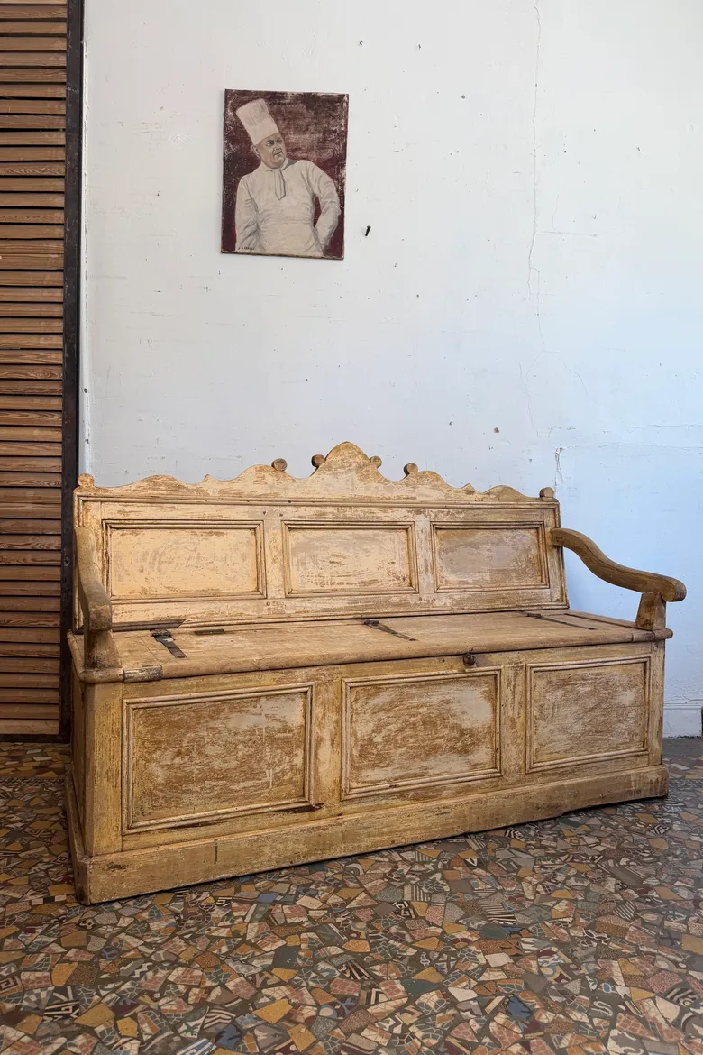 Banc-coffre ancien en sapin – XIXe siècle