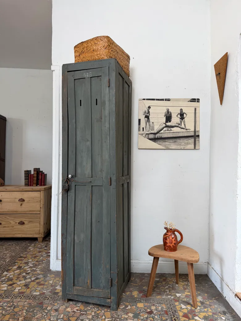 Ancien vestiaire d’atelier — Ancien vestiaire d’atelier