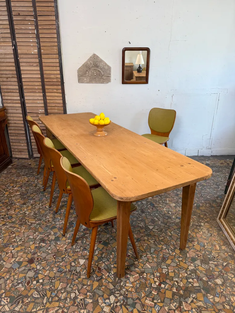 Longue table en sapin