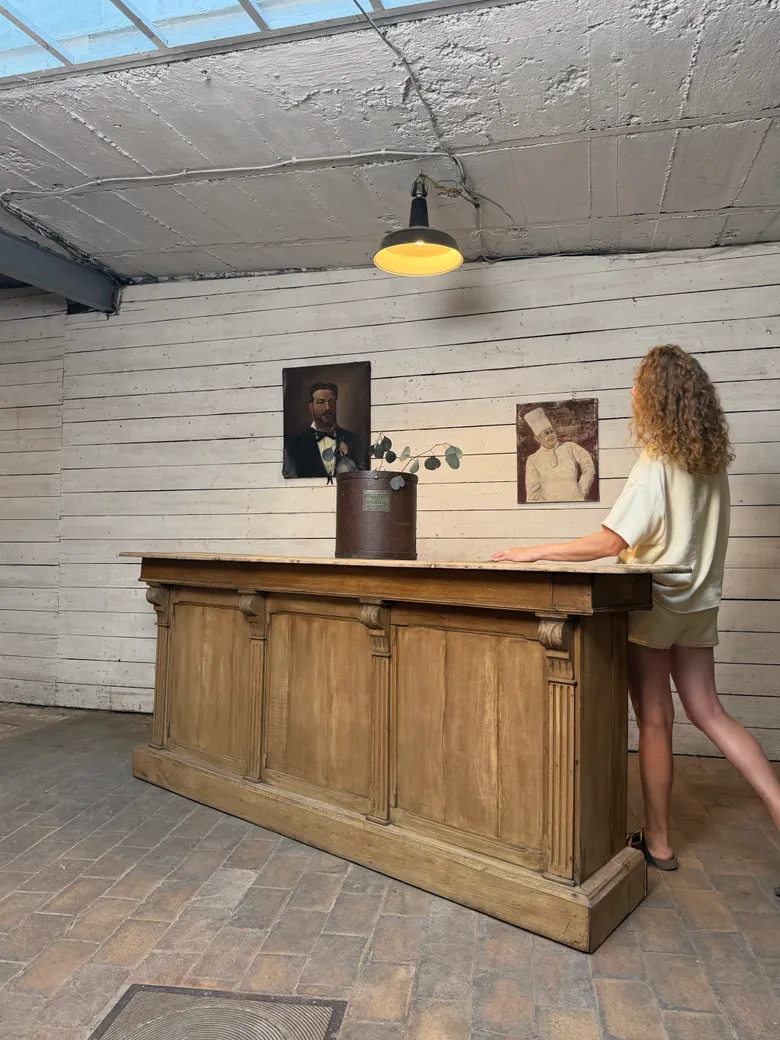 Ancien comptoir en chêne – début XXe