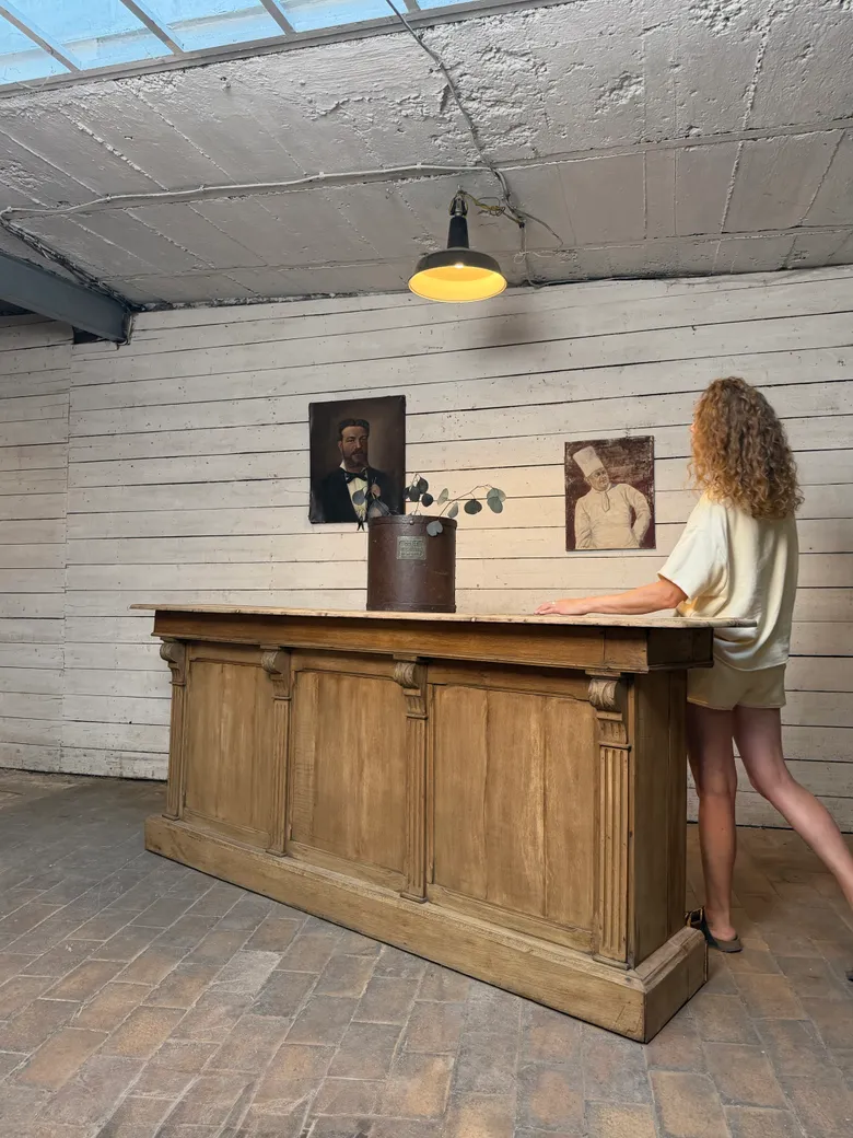 Ancien comptoir en chêne – début XXe